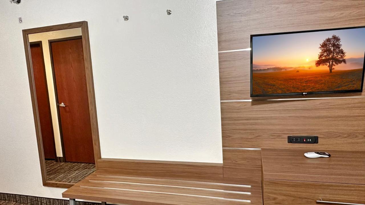 Estherville Hotel&Suites Buitenkant foto