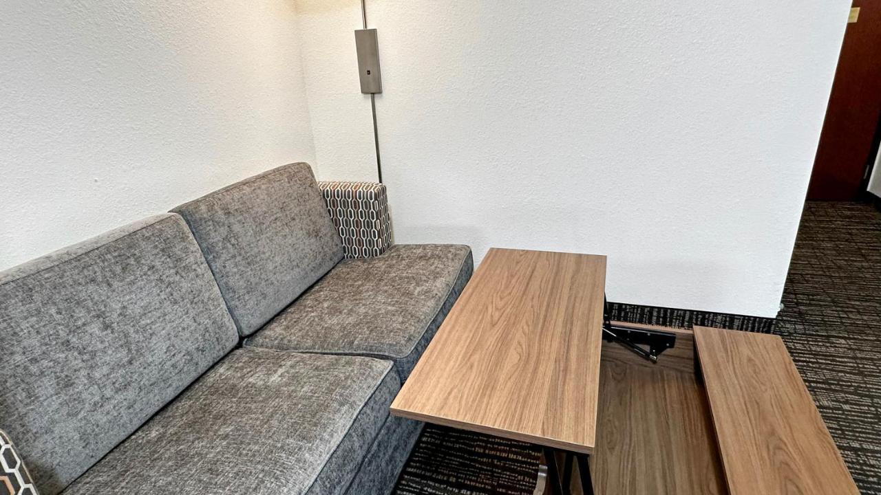 Estherville Hotel&Suites Buitenkant foto