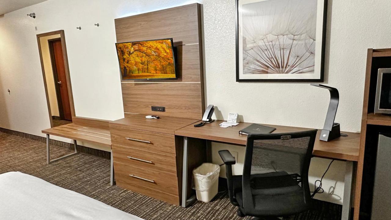 Estherville Hotel&Suites Buitenkant foto