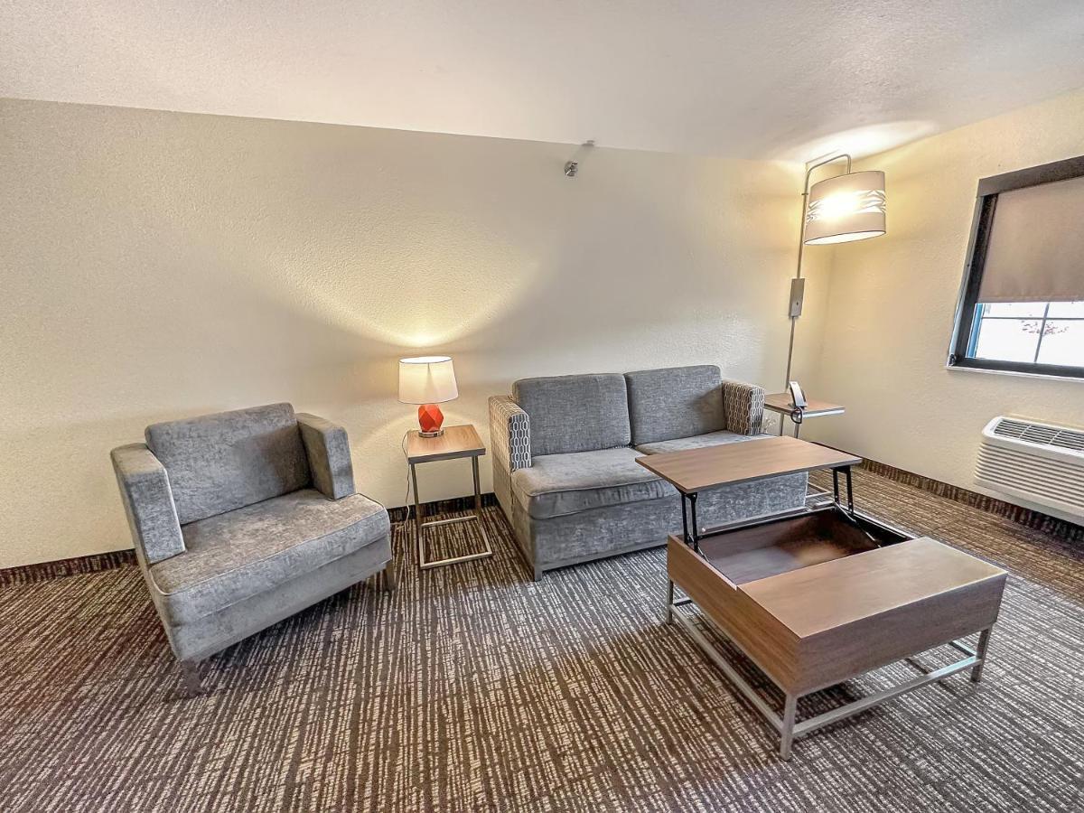 Estherville Hotel&Suites Buitenkant foto