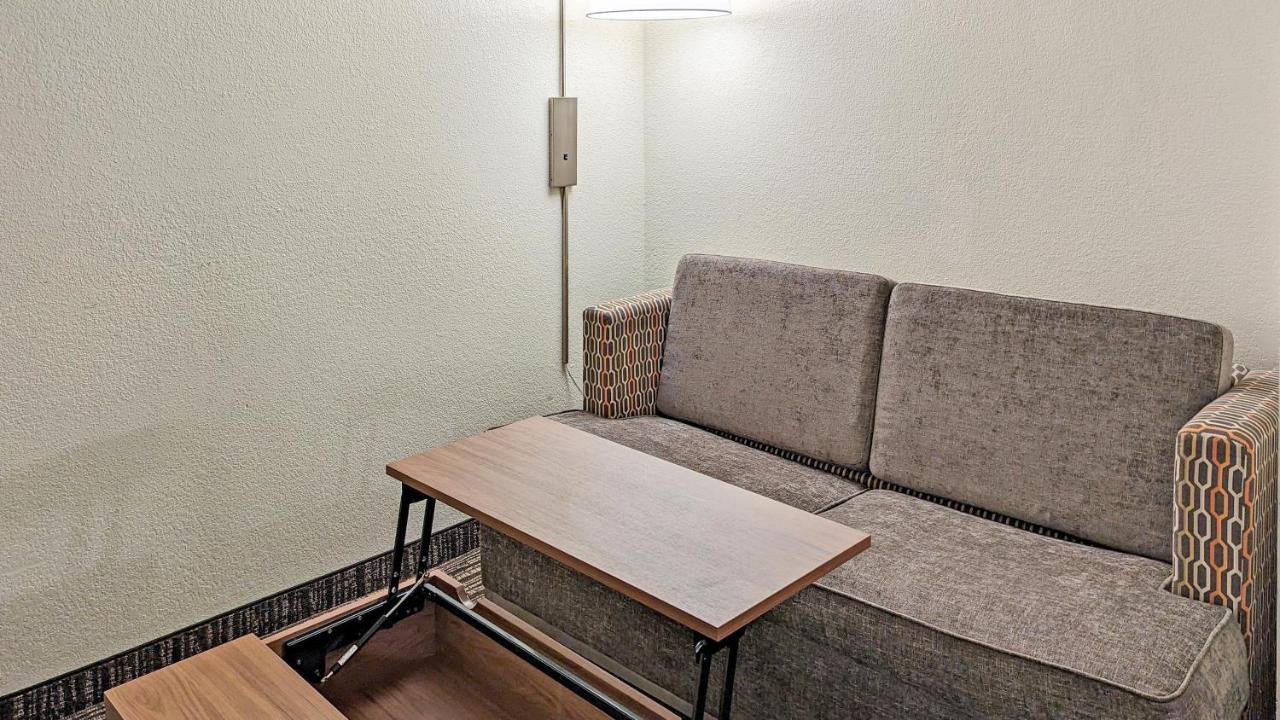 Estherville Hotel&Suites Buitenkant foto
