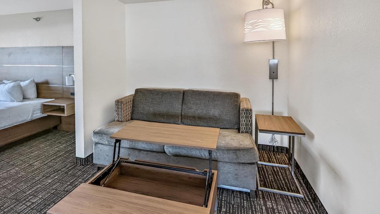 Estherville Hotel&Suites Buitenkant foto